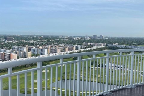 Copropriété à vendre à Hallandale Beach, Floride: 2 chambres, 125.79 m2 № 1269747 - photo 16