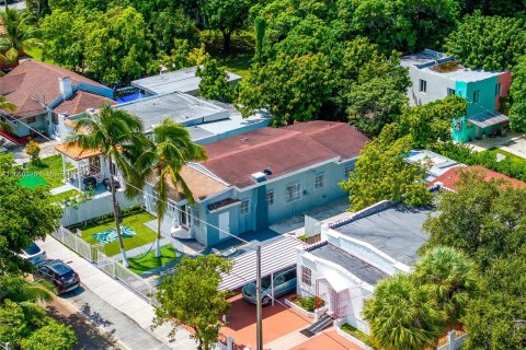 Propiedad comercial en venta en Miami, Florida № 1365829 - foto 12