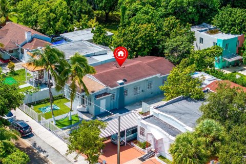 Propiedad comercial en venta en Miami, Florida № 1365829 - foto 11