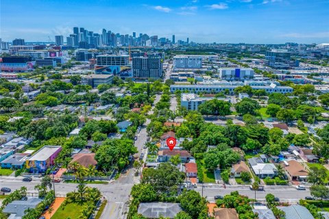 Propiedad comercial en venta en Miami, Florida № 1365829 - foto 7