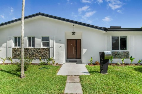 Casa en venta en Cutler Bay, Florida, 5 dormitorios, 214.05 m2 № 1365870 - foto 3