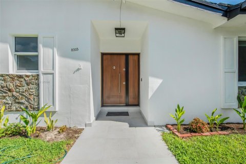 Casa en venta en Cutler Bay, Florida, 5 dormitorios, 214.05 m2 № 1365870 - foto 4