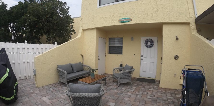 Touwnhouse à Hutchinson Island South, Floride 2 chambres, 101.08 m2 № 1365791