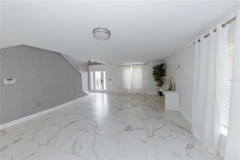 Casa en venta en Land O' Lakes, Florida, 4 dormitorios, 278.89 m2 № 1394010 - foto 4