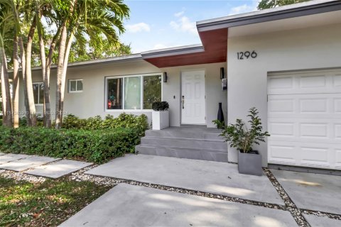 Casa en venta en Miami Shores, Florida, 3 dormitorios, 215.25 m2 № 1135686 - foto 3