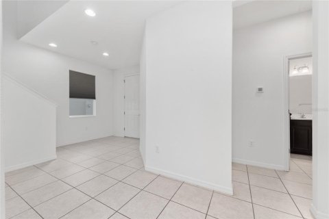 Villa ou maison à louer à Kissimmee, Floride: 4 chambres, 231.33 m2 № 1363171 - photo 6