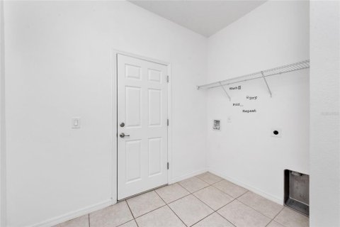 Villa ou maison à louer à Kissimmee, Floride: 4 chambres, 231.33 m2 № 1363171 - photo 12