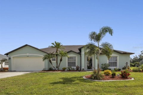 Villa ou maison à vendre à Punta Gorda, Floride: 3 chambres, 191.38 m2 № 1363229 - photo 1