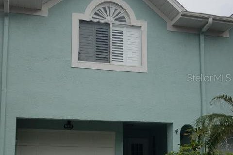Townhouse in Indian Rocks Beach, Florida 2 bedrooms, 136.1 sq.m. № 923475 - photo 1