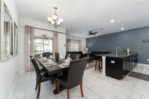 Touwnhouse à vendre à Kissimmee, Floride: 4 chambres, 177.81 m2 № 811650 - photo 7