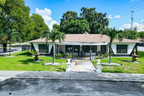 Villa ou maison à vendre à Miami, Floride: 4 chambres, 292.92 m2 № 1383631 - photo 26