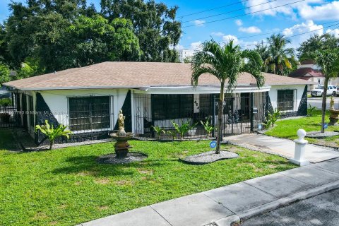 Casa en venta en Miami, Florida, 4 dormitorios, 292.92 m2 № 1383631 - foto 28