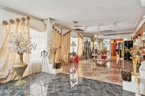 Villa ou maison à vendre à Miami, Floride: 4 chambres, 292.92 m2 № 1383631 - photo 3