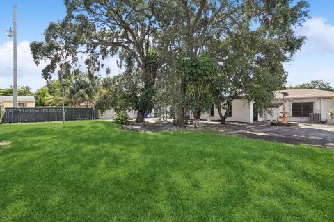 Villa ou maison à vendre à Miami, Floride: 4 chambres, 292.92 m2 № 1383631 - photo 23