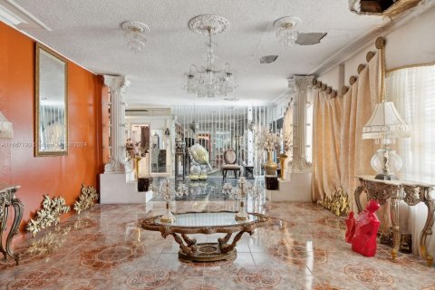 Villa ou maison à vendre à Miami, Floride: 4 chambres, 292.92 m2 № 1383631 - photo 4