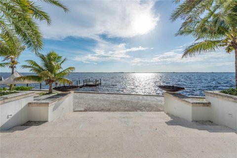 Villa ou maison à vendre à Fort Myers, Floride: 7 chambres, 1215.44 m2 № 589591 - photo 27