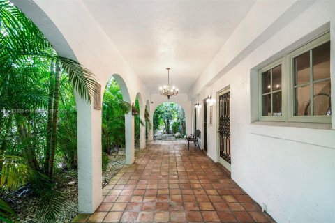 Villa ou maison à vendre à Coral Gables, Floride: 5 chambres, 374.3 m2 № 827516 - photo 23