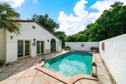 Villa ou maison à vendre à Coral Gables, Floride: 5 chambres, 374.3 m2 № 827516 - photo 3