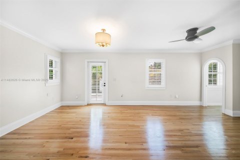 Villa ou maison à vendre à Coral Gables, Floride: 5 chambres, 374.3 m2 № 827516 - photo 17