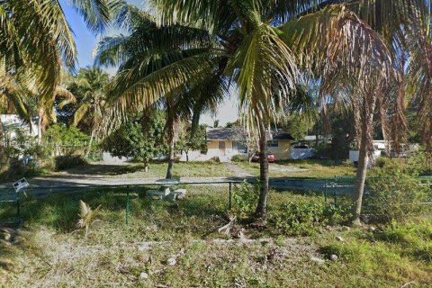 Commercial property in North Palm Beach, Florida 197.88 sq.m. № 1138522 - photo 1