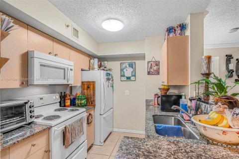 Condo in Miramar, Florida, 3 bedrooms  № 1330207 - photo 8