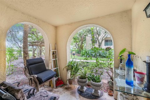 Copropriété à vendre à Miramar, Floride: 3 chambres, 107.77 m2 № 1330207 - photo 16