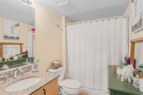 Condo in Miramar, Florida, 3 bedrooms  № 1330207 - photo 15