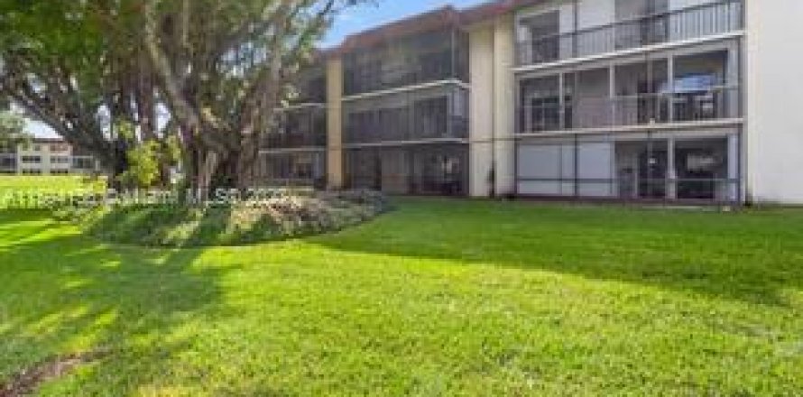 Condo in Pembroke Pines, Florida, 2 bedrooms  № 912478