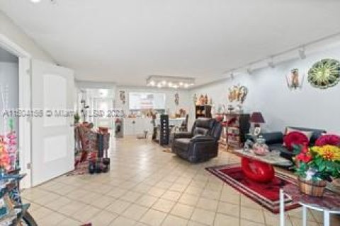 Copropriété à vendre à Pembroke Pines, Floride: 2 chambres, 135.54 m2 № 912478 - photo 13