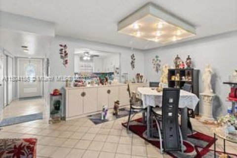 Copropriété à vendre à Pembroke Pines, Floride: 2 chambres, 135.54 m2 № 912478 - photo 16