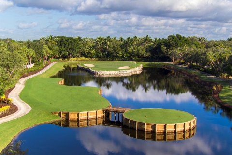 House in Delray Beach, Florida 5 bedrooms, 717.95 sq.m. № 992008 - photo 16