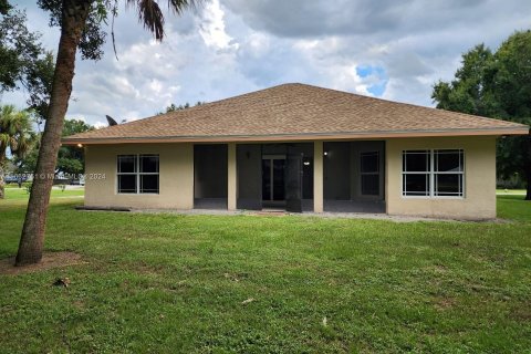 House in Okeechobee, Florida 3 bedrooms № 1293380 - photo 3