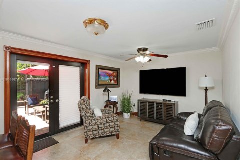 Townhouse in Miami, Florida 3 bedrooms, 176.51 sq.m. № 1304686 - photo 11