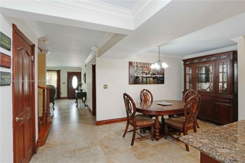 Townhouse in Miami, Florida 3 bedrooms, 176.51 sq.m. № 1304686 - photo 6