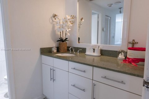 Condo in Sunny Isles Beach, Florida, 1 bedroom  № 1304717 - photo 21