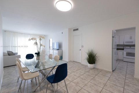 Copropriété à vendre à Sunny Isles Beach, Floride: 1 chambre, 70.79 m2 № 1304717 - photo 6