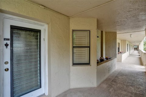 Condo in Coconut Creek, Florida, 2 bedrooms  № 1228916 - photo 5