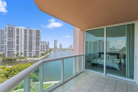 Copropriété à vendre à Aventura, Floride: 2 chambres, 149.57 m2 № 1233295 - photo 18