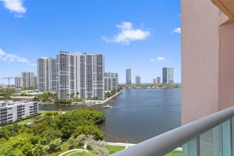 Condominio en venta en Aventura, Florida, 2 dormitorios, 149.57 m2 № 1233295 - foto 19