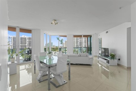 Copropriété à vendre à Aventura, Floride: 2 chambres, 149.57 m2 № 1233295 - photo 6