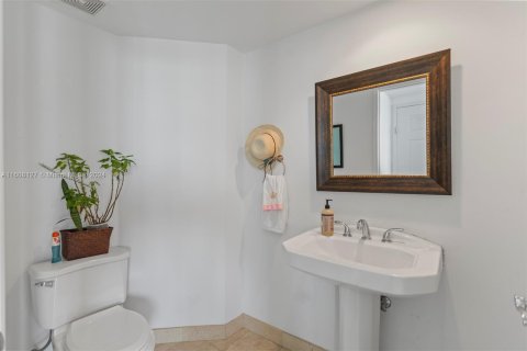 Condo in Aventura, Florida, 2 bedrooms  № 1233295 - photo 4