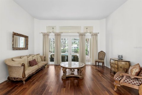 Villa ou maison à vendre à Tampa, Floride: 4 chambres, 323.58 m2 № 1369540 - photo 8