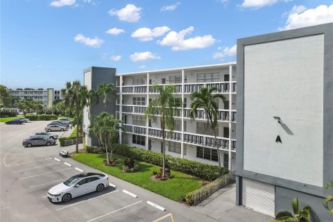 Condo in Deerfield Beach, Florida, 1 bedroom  № 1364120 - photo 4