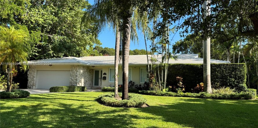 Villa ou maison à Coral Gables, Floride 4 chambres, 187.94 m2 № 1364119