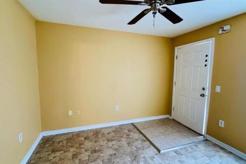 Townhouse in Davenport, Florida 4 bedrooms, 122.63 sq.m. № 1366657 - photo 5