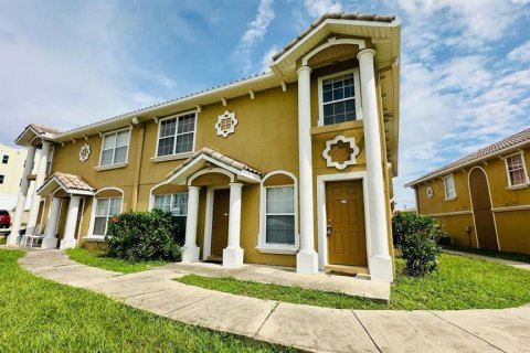 Townhouse in Davenport, Florida 4 bedrooms, 122.63 sq.m. № 1366657 - photo 1