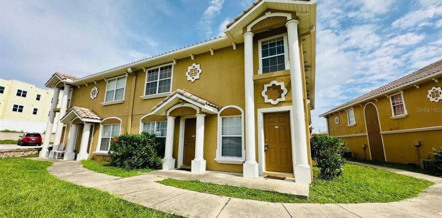 Townhouse in Davenport, Florida 4 bedrooms, 122.63 sq.m. № 1366657