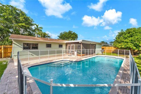 Casa en venta en Miami, Florida, 3 dormitorios, 166.67 m2 № 1367493 - foto 24