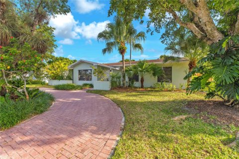 Villa ou maison à vendre à Miami, Floride: 3 chambres, 166.67 m2 № 1367493 - photo 2