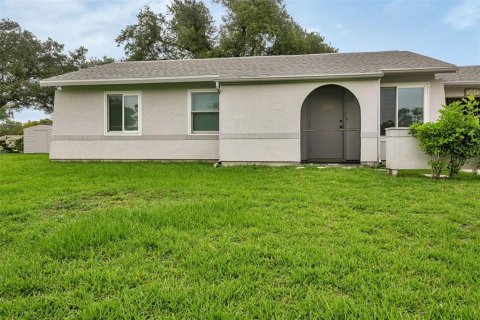 Villa ou maison à vendre à North Port, Floride: 2 chambres, 84.73 m2 № 1276935 - photo 2